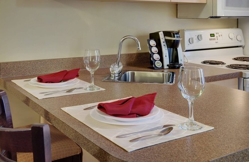 Grimshaw Hotel | Coast Grimshaw Hotel & Suites
