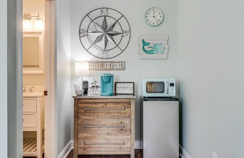 Rockport Cottage | Coast Oaks Cottage 2 1 Bedroom Cottage by RedAwning