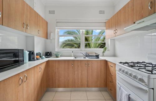 Bondi Apartment | Coastal Bliss 2BR Apt in Bondi with Parking