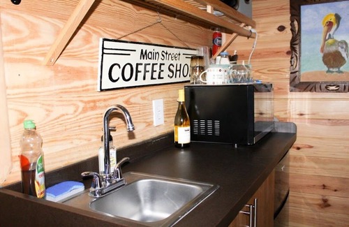 Walsingham Apartment | Coastal Bliss with hot tub - 4 miles to beaches
