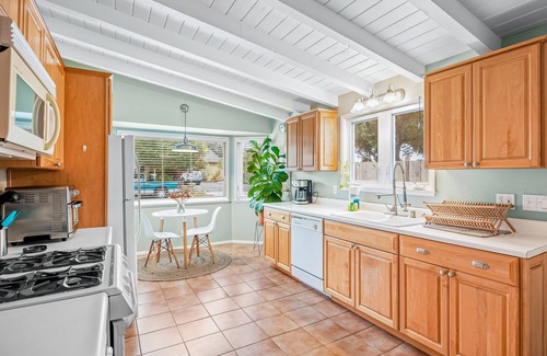 West Mesa House | Coastal bungalow with fenced yard & private outdoor living - 2 blocks from beach