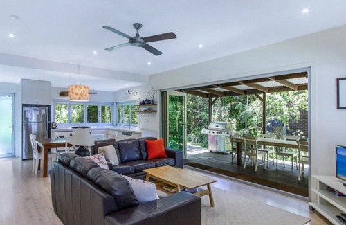 Pearl Beach House | Coastal Chic Holiday Cottage