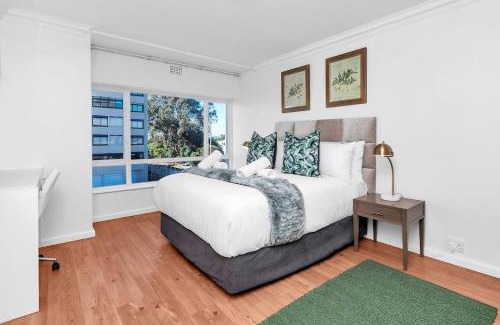 Mouille Point Apartment | Coastal Comfort 2-Bedroom in Mouille Point