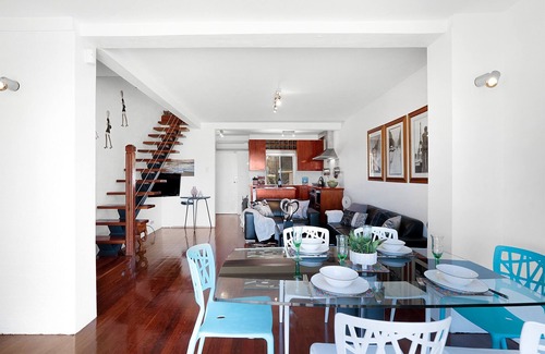 Scarborough Apartment | Coastal Convenience – 2BR 50m To The Beach!