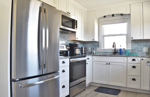 Cape Carteret Cottage | ⛵️Coastal Cottage in Waterfront Neighborhood