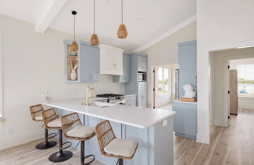Newport House | Coastal Cottage near Emerald Isle