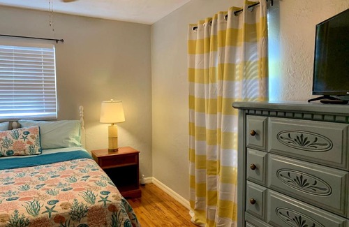 Disston Heights Villa | Coastal Cottage