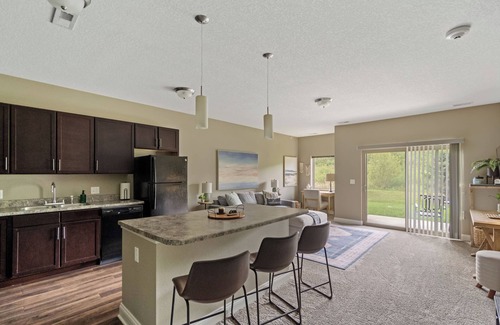 West Des Moines Apartment | Coastal Cozy Private Scenic End Unit w/Private Attached Garage/Pool/Gym