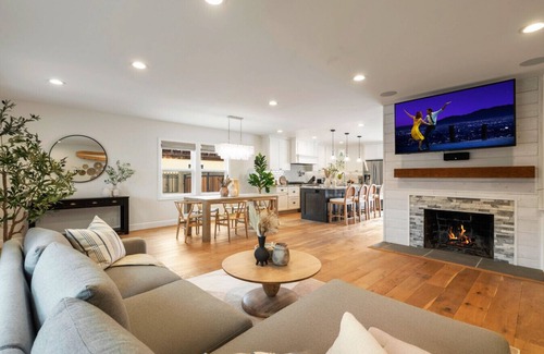 Harbor House | Coastal Dream: Heated Pool Near Beach & Disney