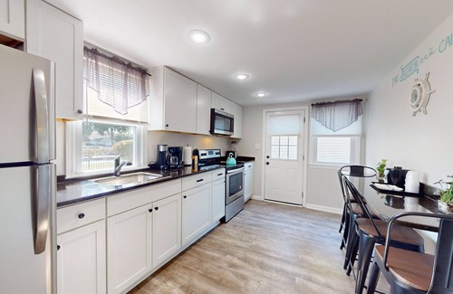 Lower Township Cottage | Coastal Estate – Family Cottage with 2BD, 2BA & Pool Access