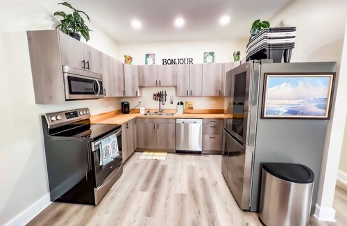 Sandusky Condo | Coastal Green: Minutes to Cedar Point- Sleeps 11