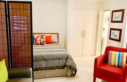 Edge Hill Apartment | Coastal Living near Shops and Botanical Gardens