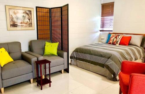 Edge Hill Apartment | Coastal Living near Shops and Botanical Gardens