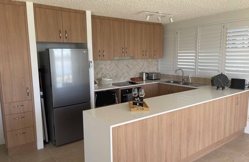 Ballina Apartment | Coastal luxe 2 Brm apartment BallinanUninterrupted views of serpentine beach