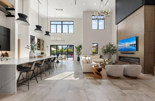 Arlington Park House | Coastal Luxe, Spacious 5bedroom house 5miles to Siesta with saltwater pool, WiFi