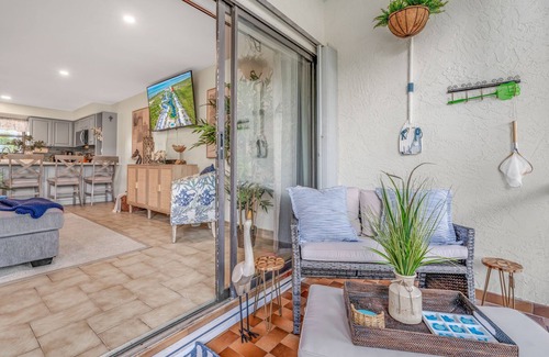 Key Largo Condo | Coastal Luxury: Key Largo 2BR Condo w/Lagoon, Golf Cart, Pools & Amenities
