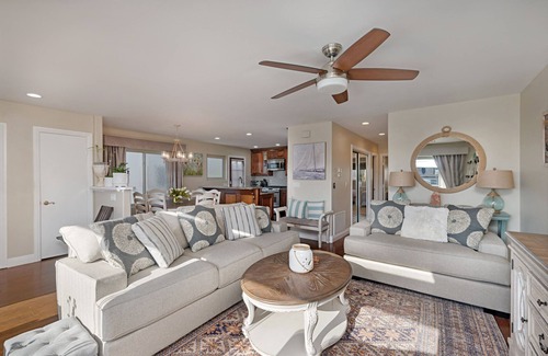Capistrano Beach House | Coastal Modern Beach Cottage-2 Bed/2 Bath, A/C, Vegetable Garden, Walk2Beach