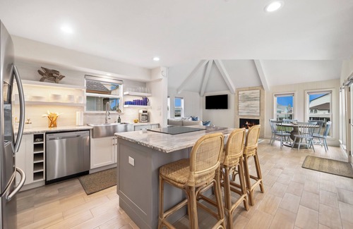 Pirates Beach House | Coastal Ocean View Retreat on Cul-de-sac in Pirates Beach Steps from the Beach