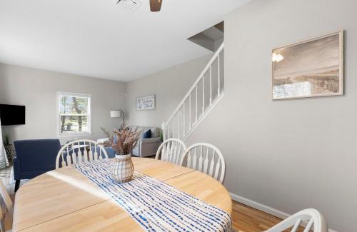 Fairfield Apartment | Coastal Retreat Charming 3-Bedroom Fairfield Townhouse near Beaches I Town Center