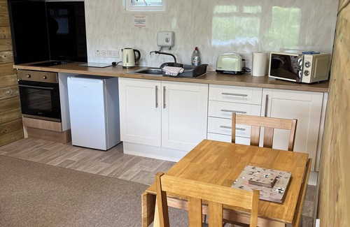 Torquay Apartment | Coastal retreat Converted Stables, , close to Maidencombe beach & pubs.