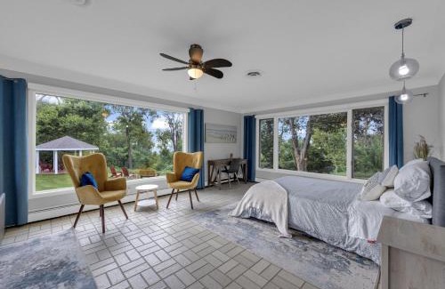 Leamington House | Coastal Suite #1 Cozy Suite #2 - Seacliff Beach Suites