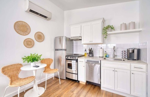 Kerns Apartment | Coastal Vibes Studio Kerns Eats & Coffee AC