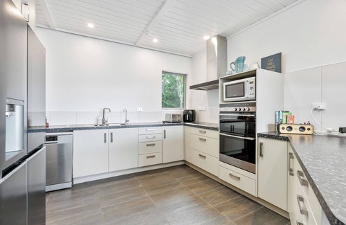 Ngunguru House | Coastal Vista - Ngunguru Holiday Home