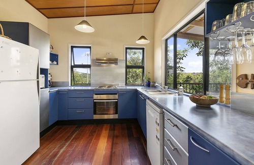 Point Lookout House | Coasting - Straddie Beach Style House