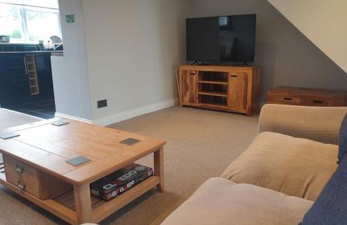 Clyst St Mary House | Coates Road-Spacious 4 bed home-near RD&E-parking