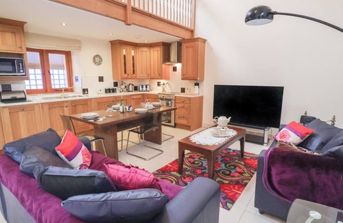 Bicton Cottage | COB BARN, family friendly, character holiday cottage in Aylesbeare