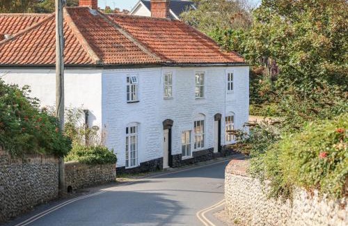 Mundesley House | Cobbler's Cottage