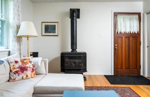 Tay Valley House | Cobblestone 2-Bedroom Cottage #2 Graham