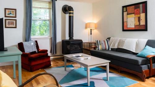 Tay Valley House | Cobblestone 2-Bedroom Cottage #3 Adams