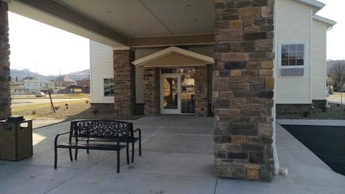 Ambridge Hotel | Cobblestone Inn & Suites - Ambridge