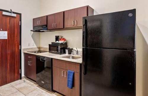 Fremont Hotel | Cobblestone Inn & Suites-Fremont