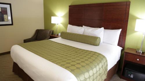 Marquette Hotel | Cobblestone Inn & Suites - Marquette
