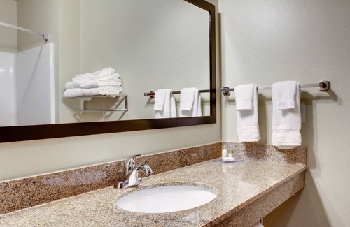 Schuyler Hotel | Cobblestone Inn & Suites - Schuyler