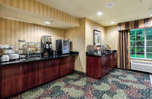 Vinton Hotel | Cobblestone Inn & Suites - Vinton, IA