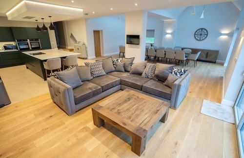 Cleedownton House | Cobley Hill Farm - Sleeps 24
