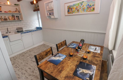 Newton Cottage | Cobwebs Corner