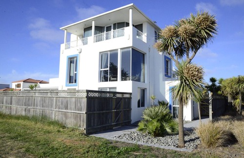 Waimairi Beach Apartment | Cockle Lane Studio 1 - A beachside getaway, just for you.