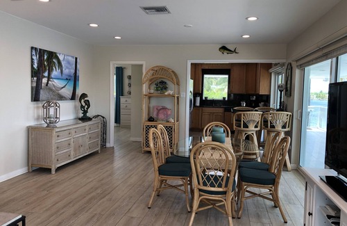 Marathon House | Coconut Sunsets Open Water Views, Ice, Pool, Spa 100 ft dockage, Putting Green