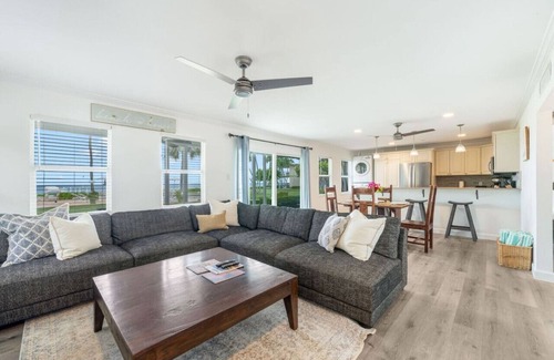 Seven Mile Beach Apartment | Cocoplum Condo Unit 9