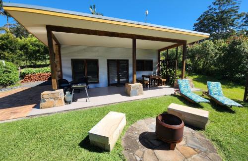 Lowanna Apartment | Coffs Coast Mountain Retreat