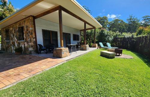 Lowanna Apartment | Coffs Coast Mountain Retreat