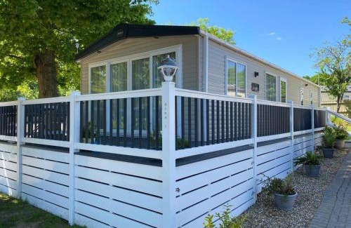 Hastings House | Coghurst Hall Holiday Home Sleeps 6, 2 bedrooms