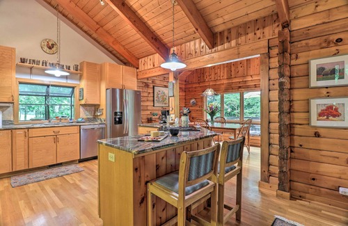 Canton Cabin | 'Cold Mountain Reflections' Cabin w/Game Room!