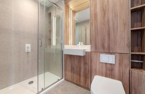 Whitechapel Apartment | Collection Tapestry Way