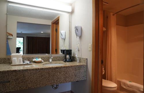 Monmouth Hotel | College Inn