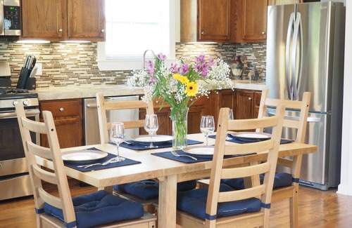 Georgetown Cottage | COLLEGE STREET COTTAGES - GEORGETOWN SQUARE AREA - HISTORIC DISTRICT